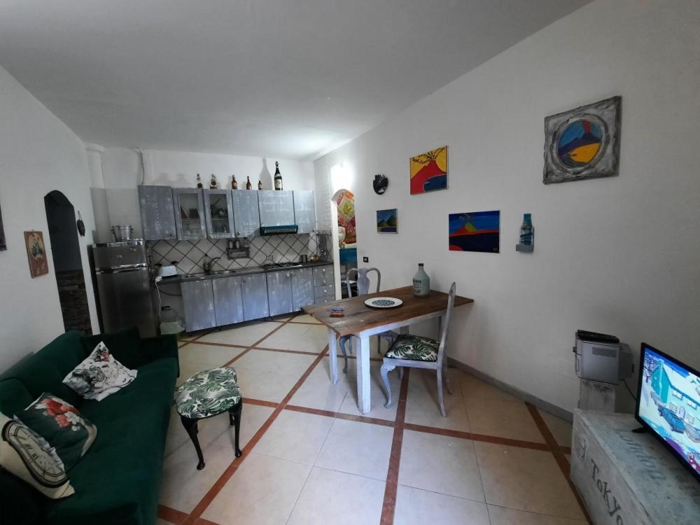 La Casa Nella Roccia Apartment เนเปิลส์ ภายนอก รูปภาพ