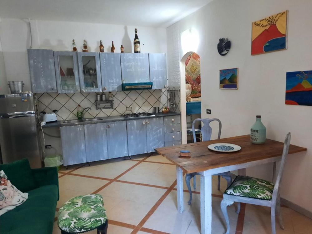 La Casa Nella Roccia Apartment เนเปิลส์ ภายนอก รูปภาพ